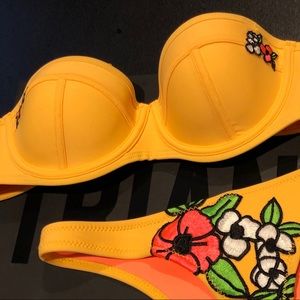 Triangl bathing suit top